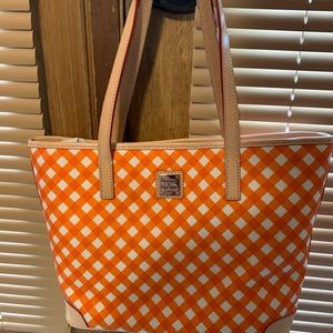 Dooney and Bourke tote bag